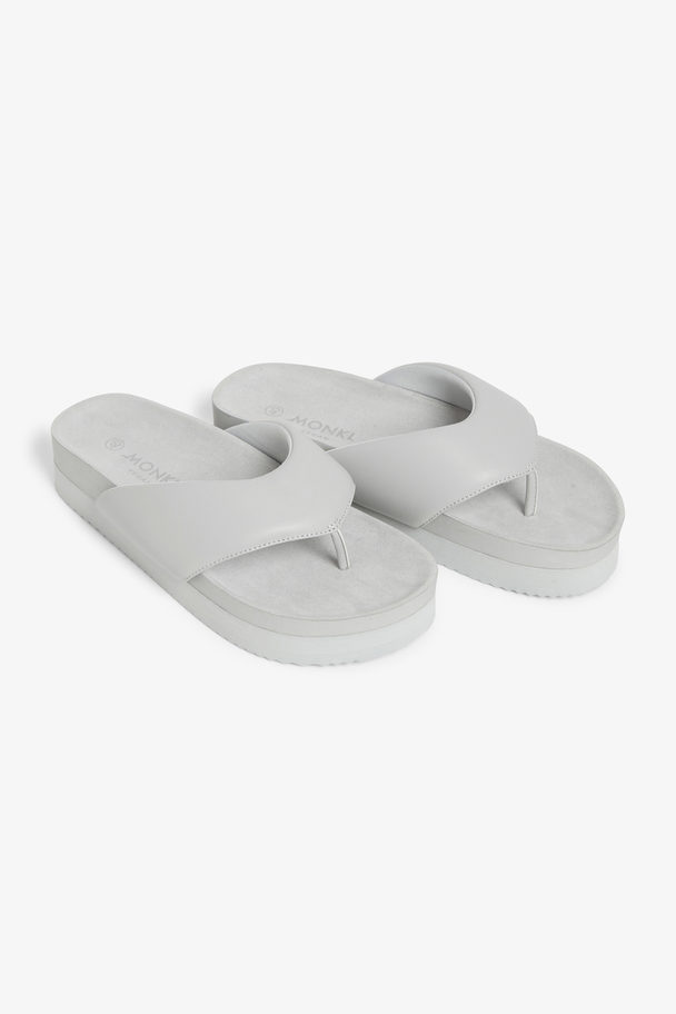 Monki Padded Toe-post Grey Flatform Sandals Grey