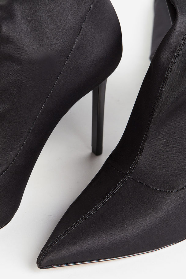 H&M Overknee-Stiefel aus Satin Schwarz