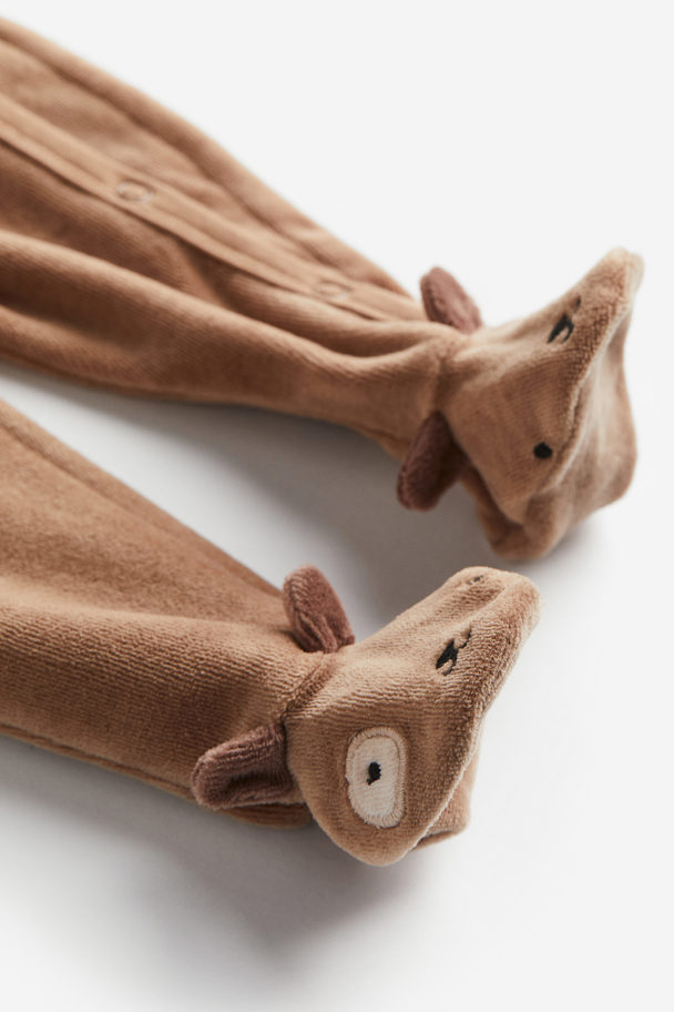 H&M Velour Sleepsuit With Full Feet Dark Beige/dog