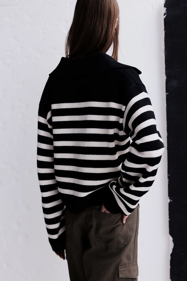 H&M Pullover mit Kragen und Schnürung Schwarz/Weiß gestreift