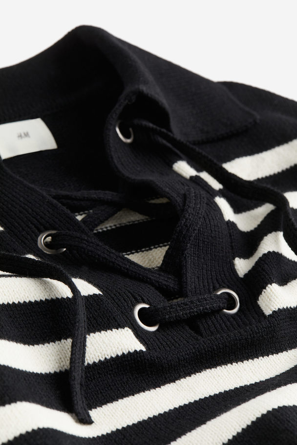 H&M Pullover mit Kragen und Schnürung Schwarz/Weiß gestreift