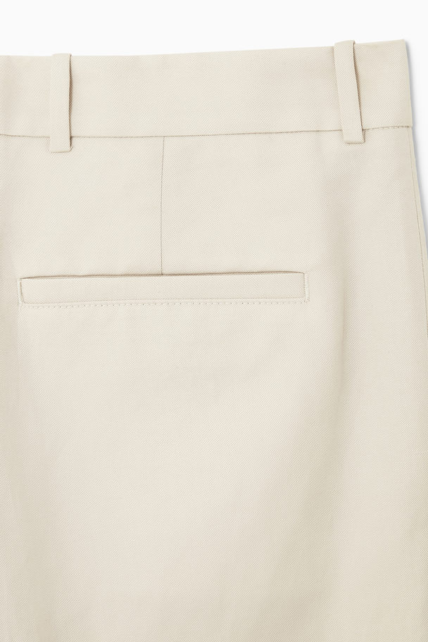 COS LEINENHOSE MIT FALTEN UND GERADEM BEIN HELLES BEIGE