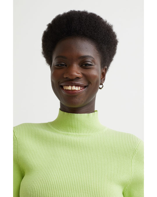 H&M Knitted Cropped Top Light Green