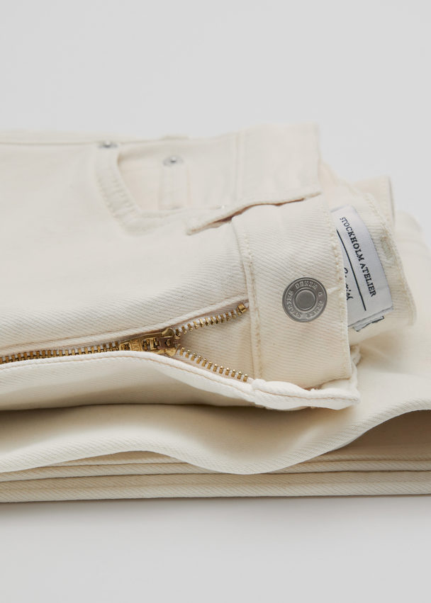 & Other Stories Schmal geschnittene Jeans Ivory