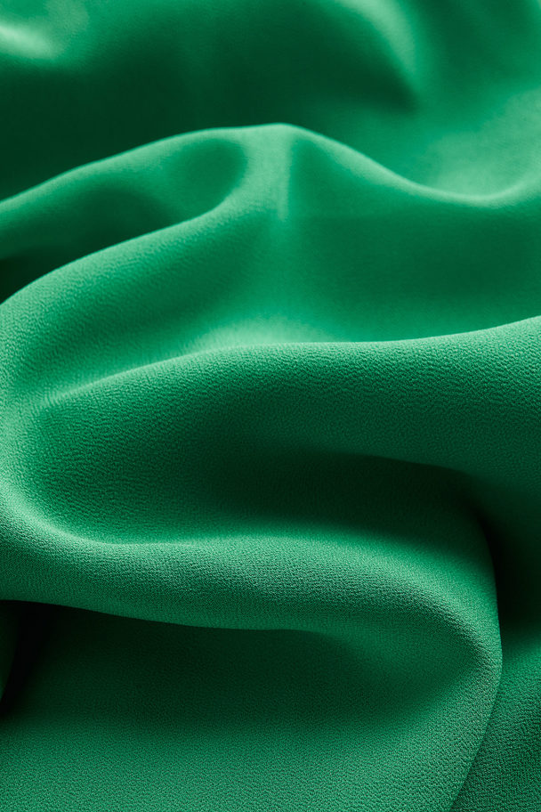 H&M V-ringad Chiffongklänning Grön