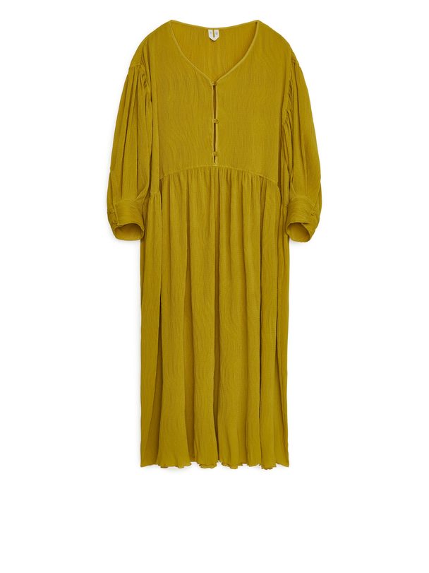 Arket Crinkle-Kleid mit weiter Passform Gelb