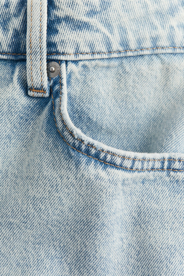 H&M Bermuda Regular Jeansshorts Blasses Denimblau