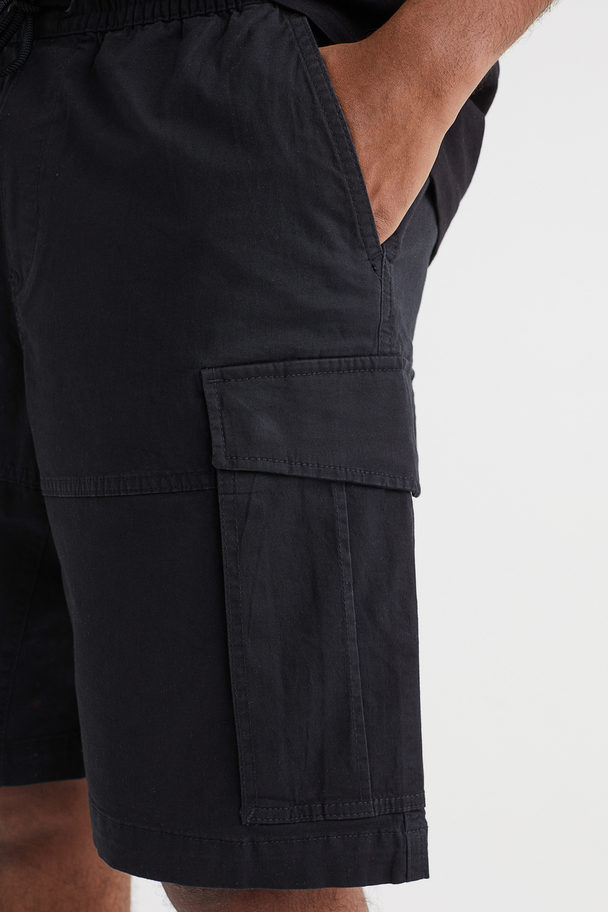 H&M Regular Fit Twill Cargo Shorts Black