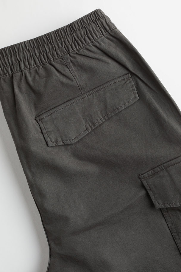 H&M Cargoshorts aus Twill Regular Fit Dunkelgrau