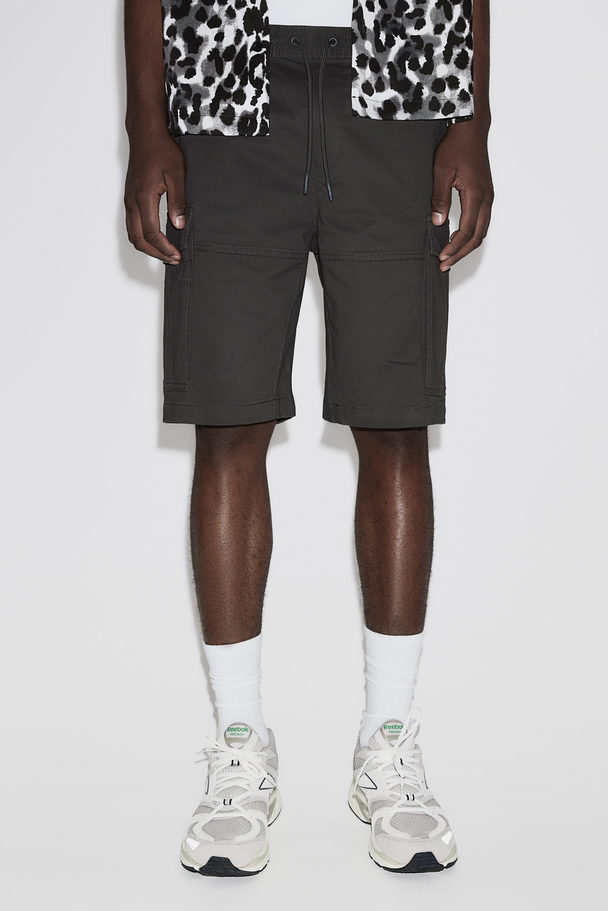 H&M Cargoshorts aus Twill Regular Fit Dunkelgrau