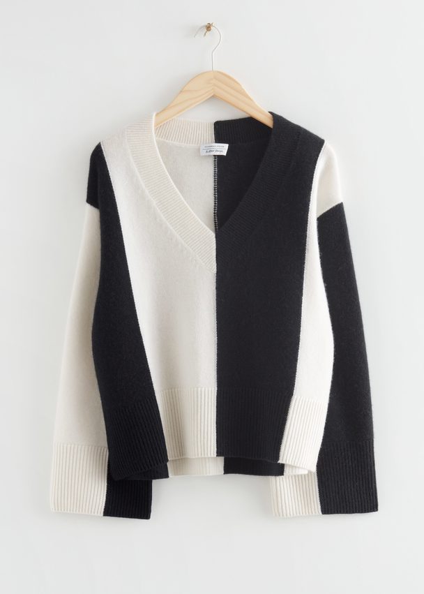 & Other Stories Oversized Lambswool V-neck Sweater Black And White