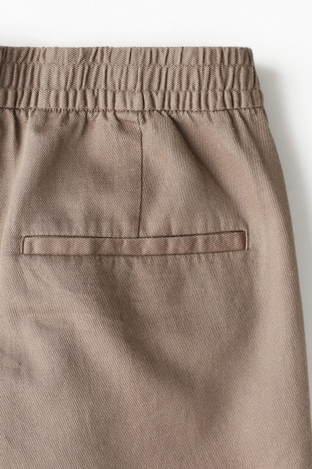 H&M Shorts aus Leinenmix in Relaxed Fit Dunkelbeige