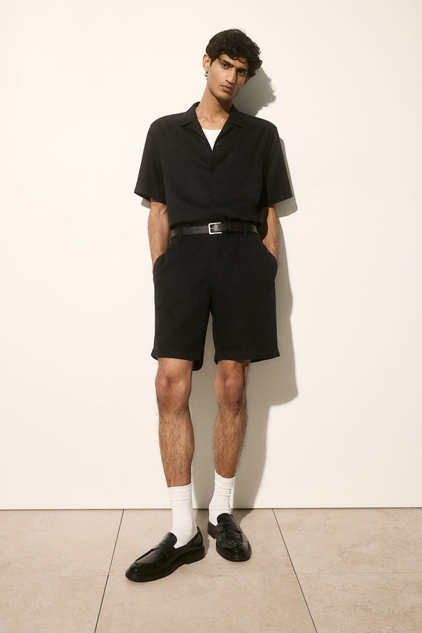 H&M Shorts aus Leinenmix in Relaxed Fit Schwarz