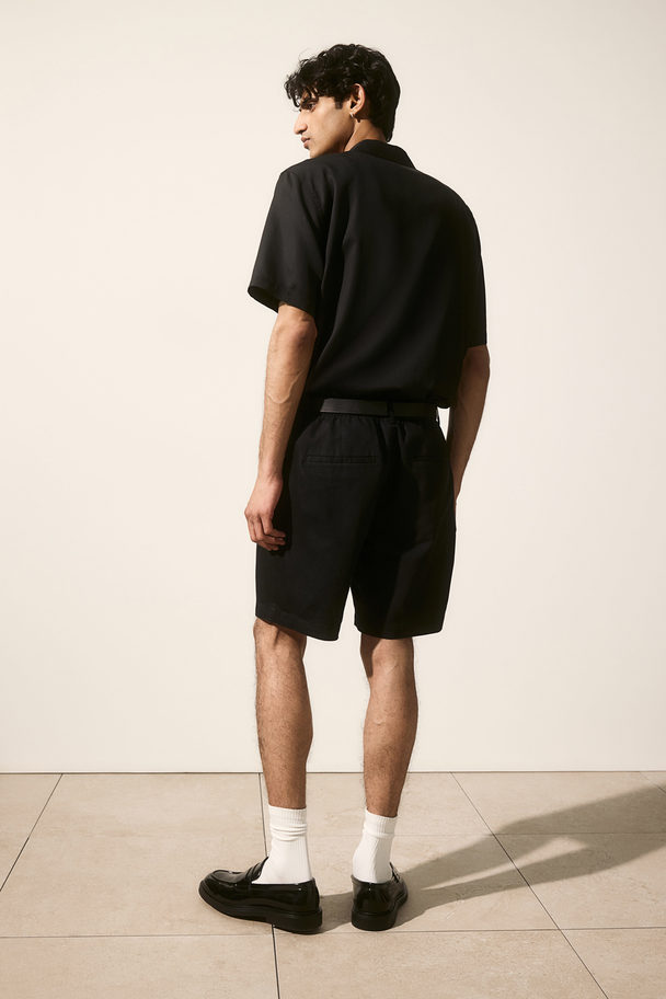 H&M Shorts aus Leinenmix in Relaxed Fit Schwarz