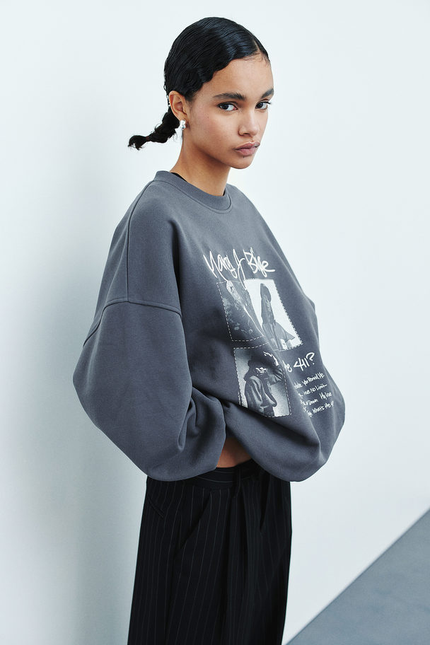 H&M Oversized Sweatshirt Med Tryck Mörkgrå/mary J Blige
