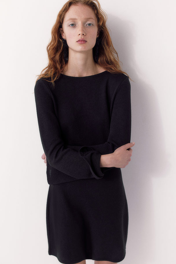 H&M Open-back Knitted Dress Black