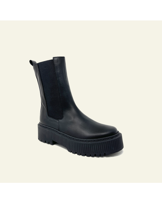 Hanks Yoko Black Leather Chelsea Ankle Boots