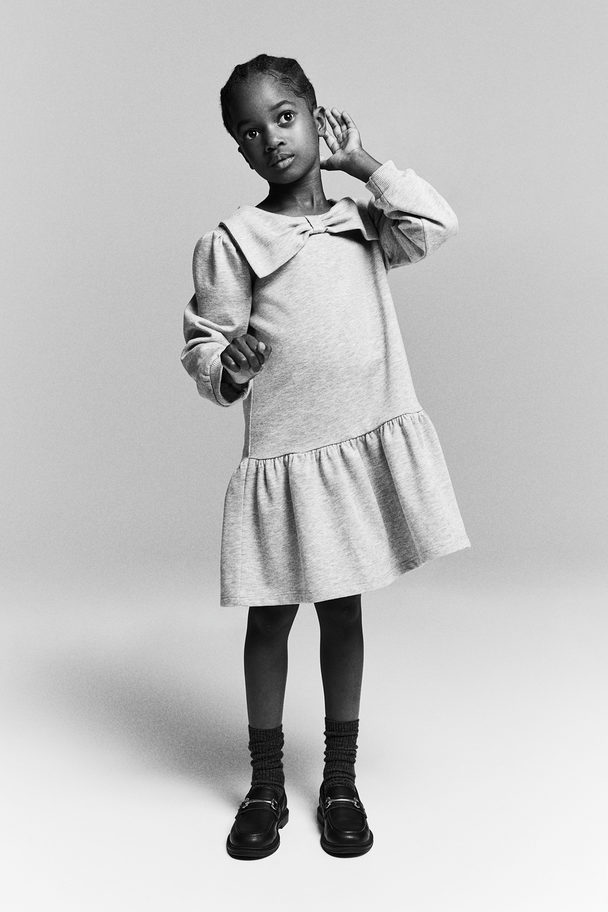 H&M Sweatshirtkjole Med Flæsekant Lysegråmeleret