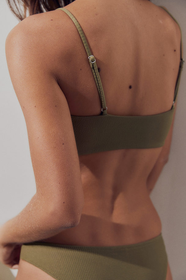 H&M Vattert Bikinitopp Med Vridd Detalj Kakigrønn