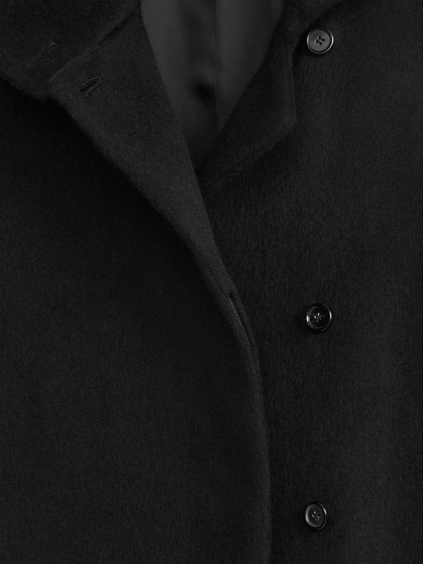 ARKET Flauschige Jacke aus Wollmischung Schwarz