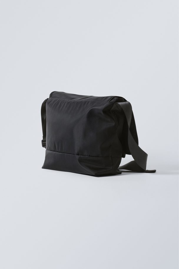 Weekday Messenger Bag Black