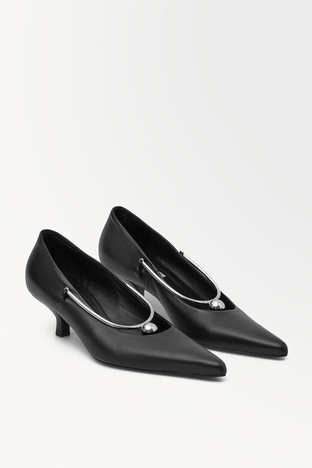 COS The Sphere Point-toe Pumps Black