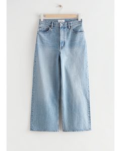 Kurze Treasure Cut Jeans Hellblau